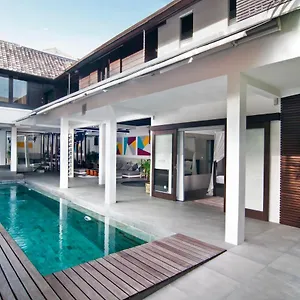5br Sabtu - Minggu Villa Seminyak (Bali)