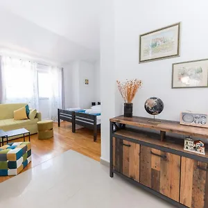 Sergio 2 Apartment Split